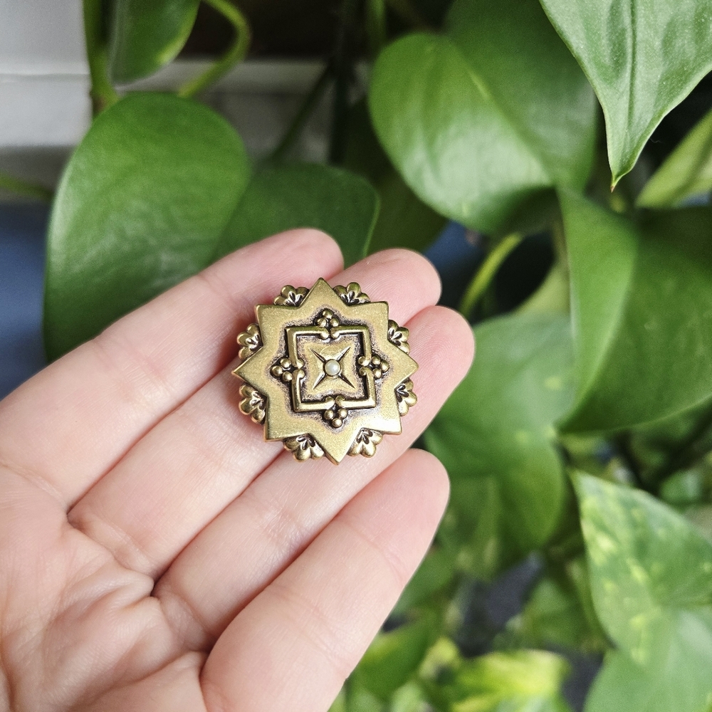 Vintage Seed Pearl Gold Art Deco Style Geometric Lapel Brooch Pin